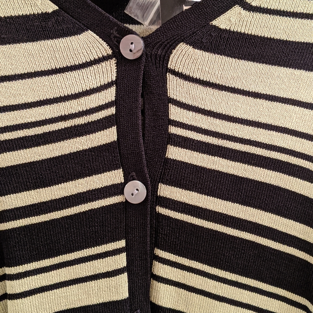 FINITY Button Up - Picture 2 of 3